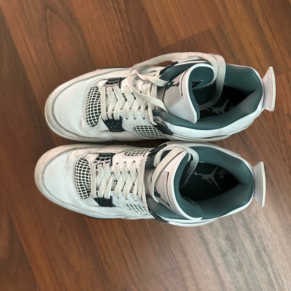 Men's White and Black Air Jordan 4 Retro Sneakers